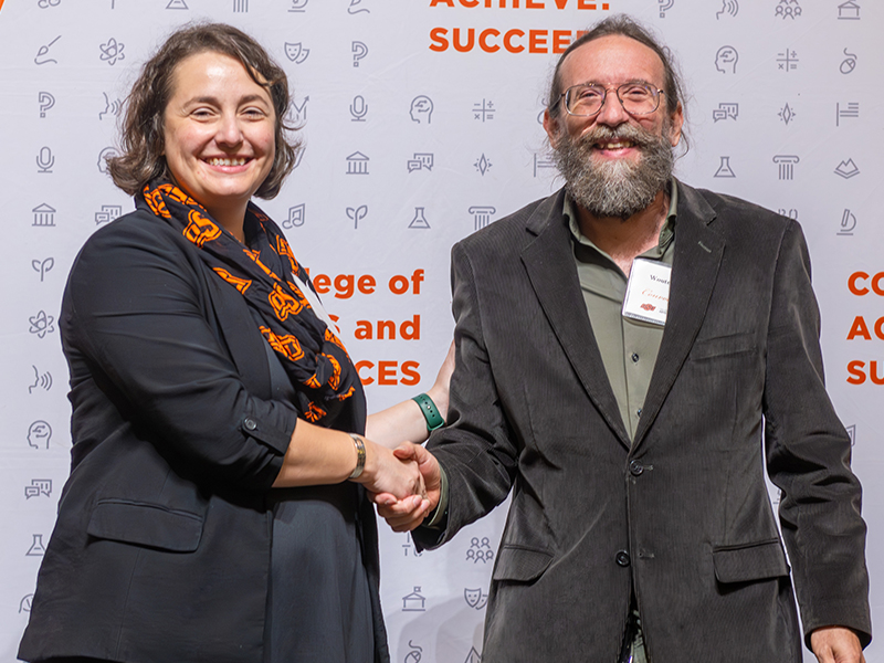 Wouter Hoff on stage receiving his award from Dean Cro