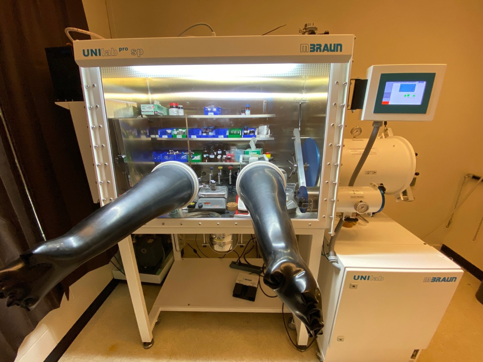 lab glove box