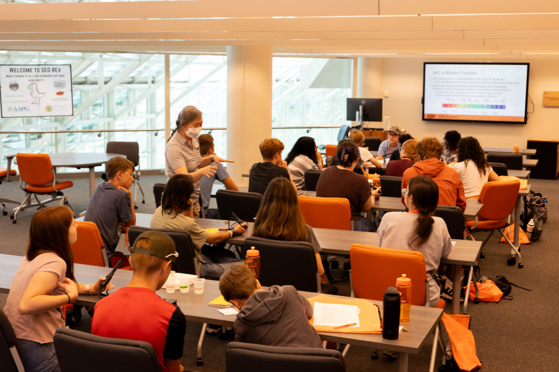 Dr. Tracy Quan teaching a group of high school students during GeoRex Summer Camp.