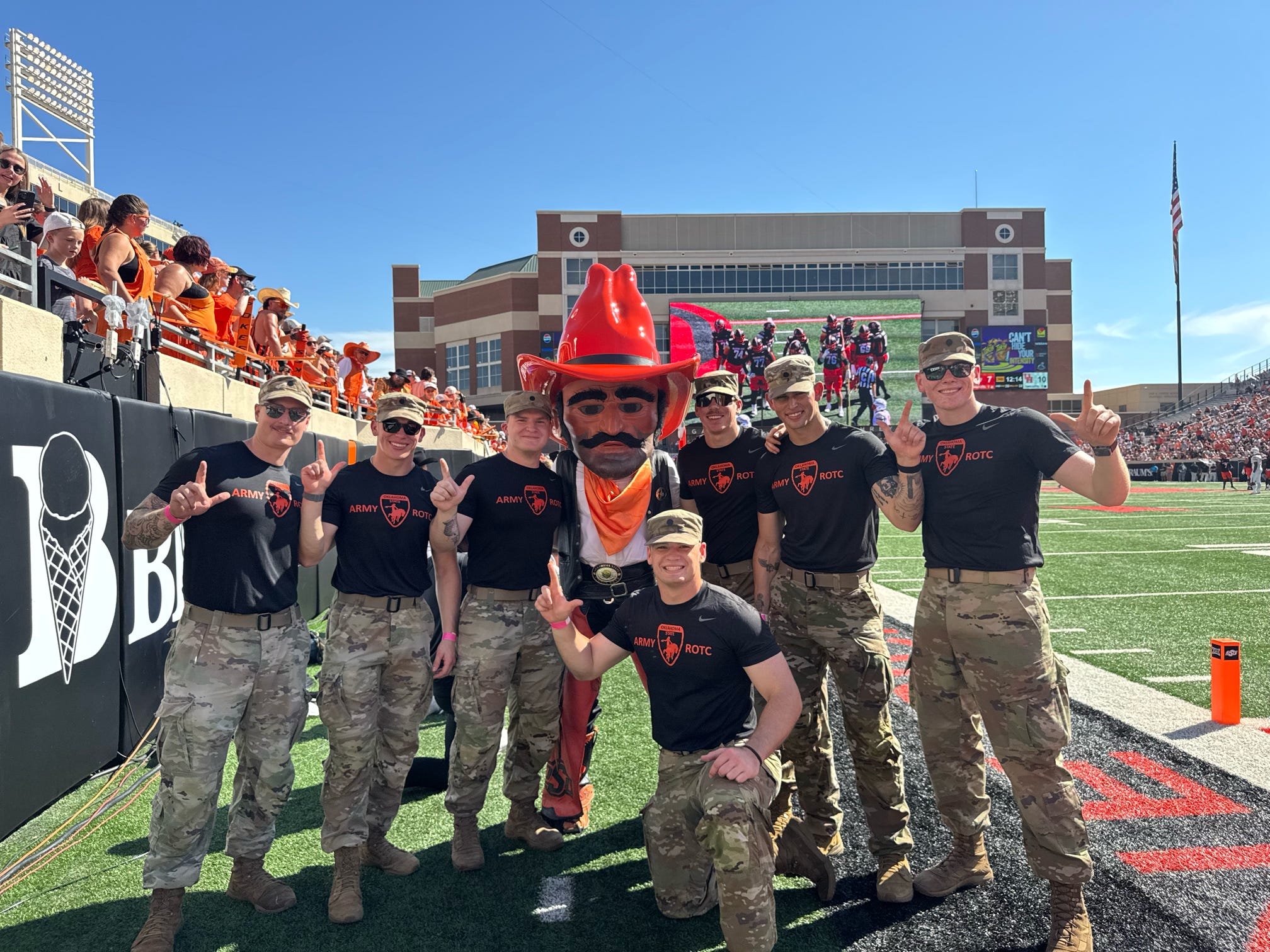 OSU Cadets posing with pete OSU Cadets posing with pete