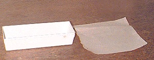Worm tray and paper towel.