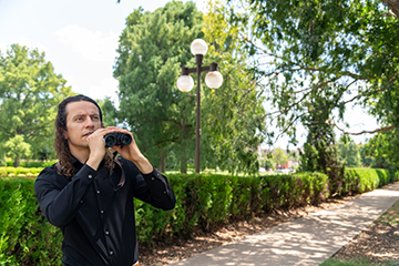 Tweet Tweet: Biology professor Gilbert co-authors research documenting impact of light pollution on avian activity