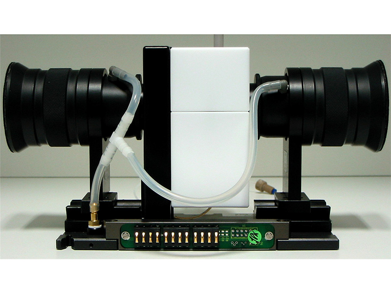 The AquaSpec cell features a strictly fixed optical path length